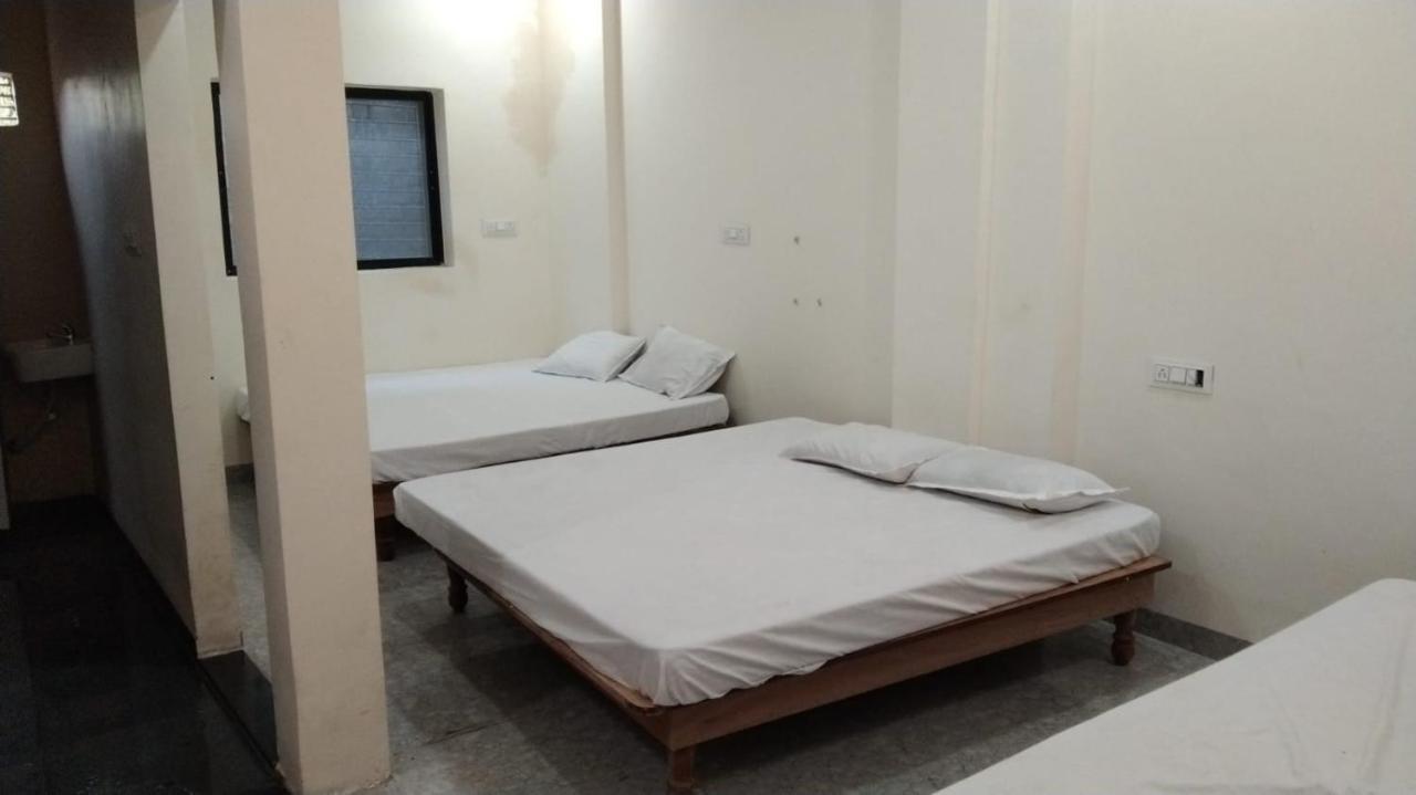 Hotel Garima 乌贾因 外观 照片