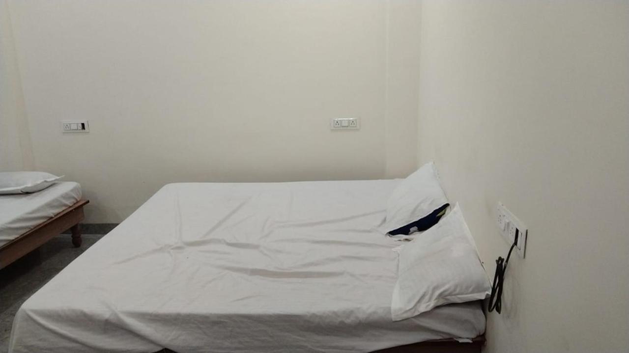 Hotel Garima 乌贾因 外观 照片